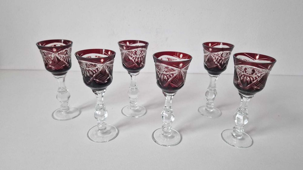 Set pahare rubin roșu – sticlă gravată – 18 bucăți