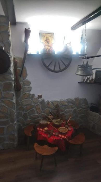 Рафт лампи с  колела от каруца с ръчно изработени дървени чашки