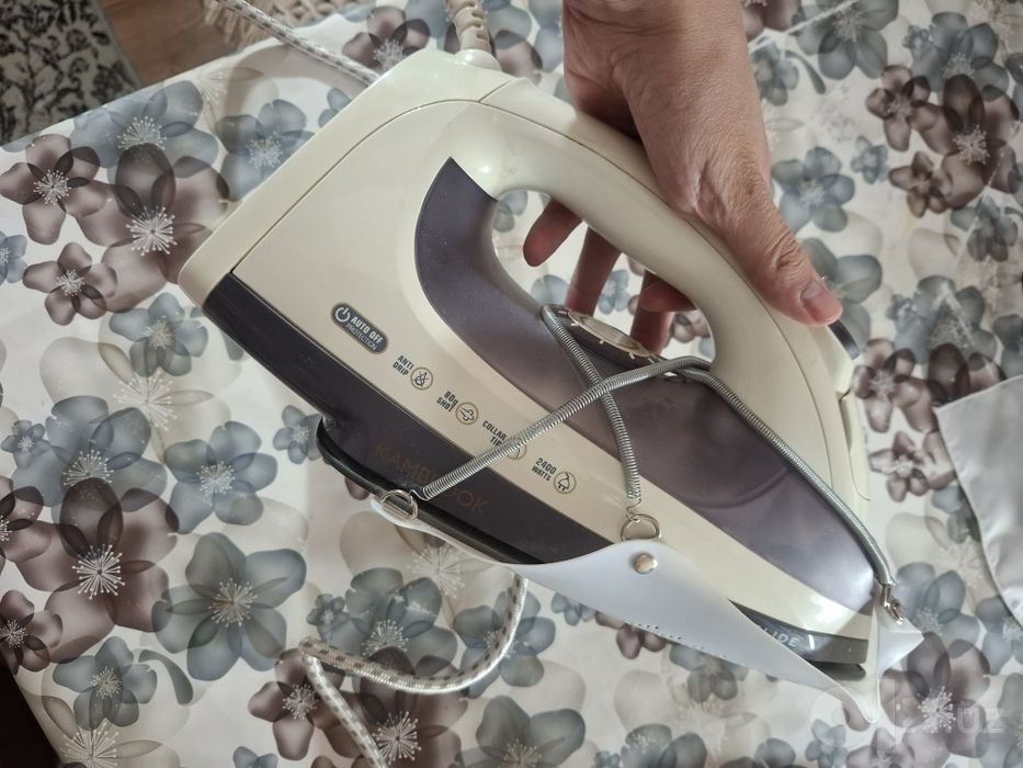 Продаю утюг Kambrook KI800