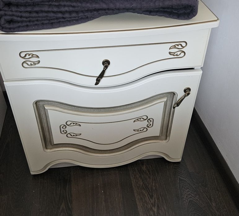 Продам спальный гарнитур