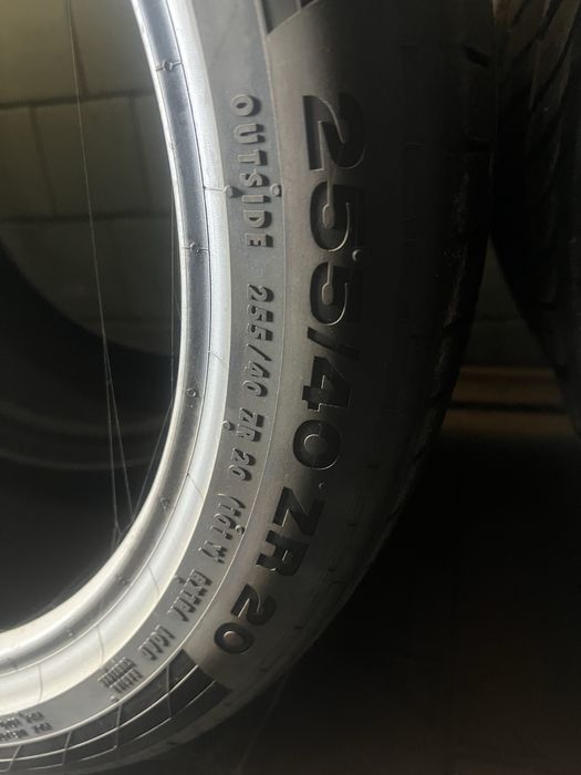 Летние шины 255/40/20