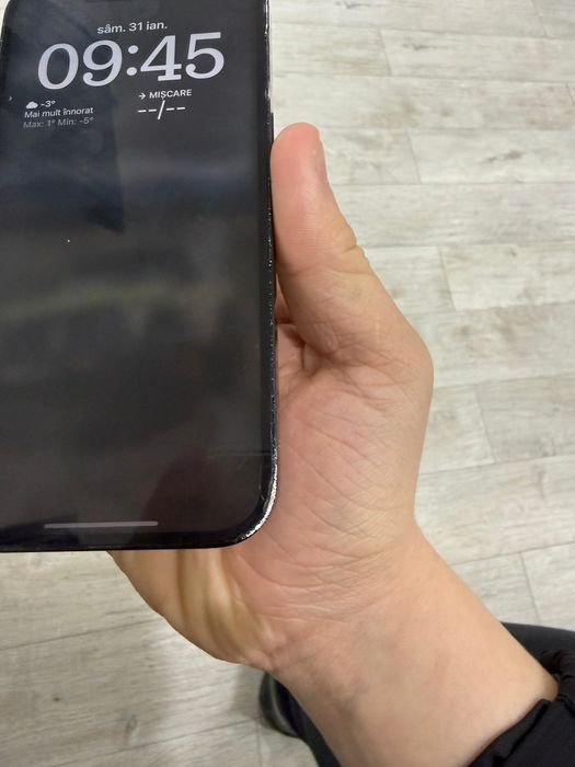 Iphone 14 pro cu 2 huse si 4 folii