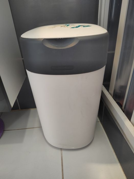 Vând coș pentru scutece Tommee Tippee Sangenic Twist