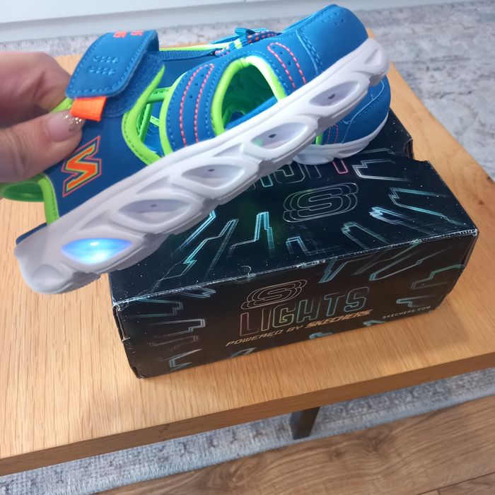 Нови светещи сандали Skechers н.25