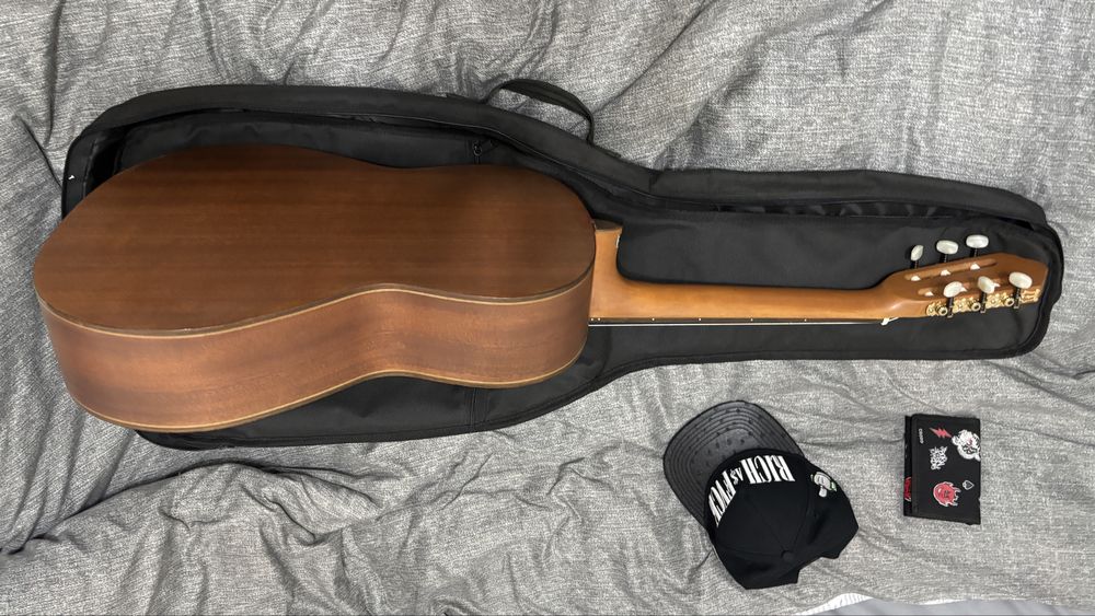 Chitara Clasica + Hus