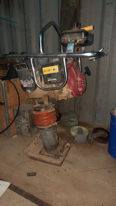 Вибротрамбовка бензиновая