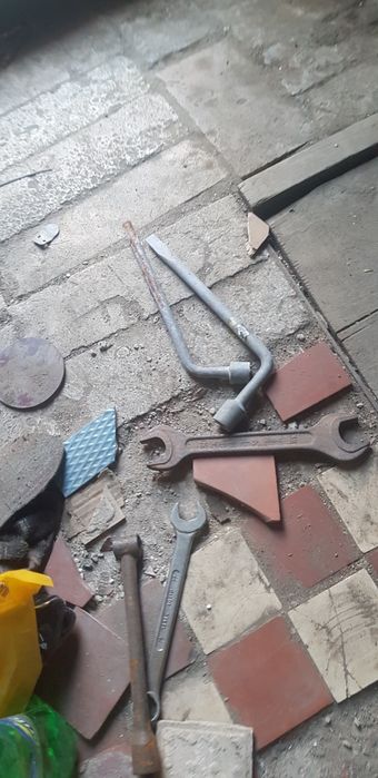 Продам балонные ключи,гайки