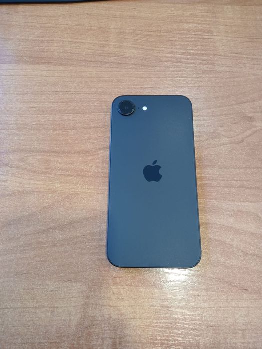 Продам iPhone 16e