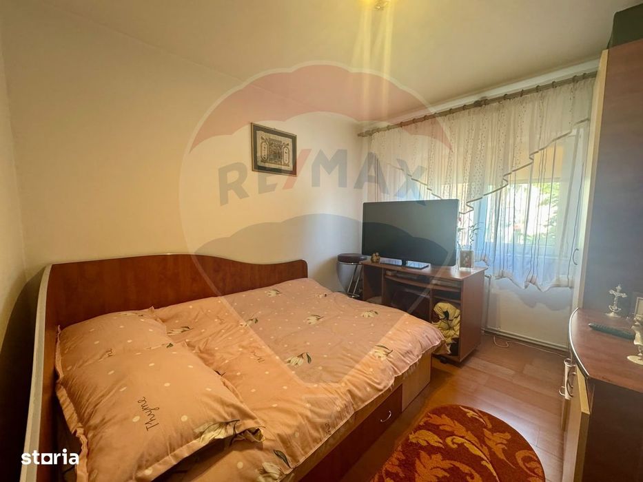 Apartament cu 4 camere de vânzare în zona Craiovita Noua