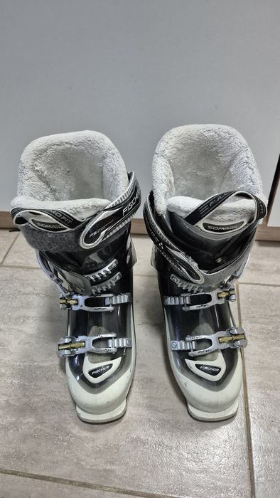 Clapari Fischer dama marime 37.5