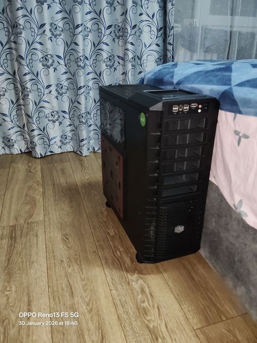 Cooler Master HAF 932  + kraken 240 Black