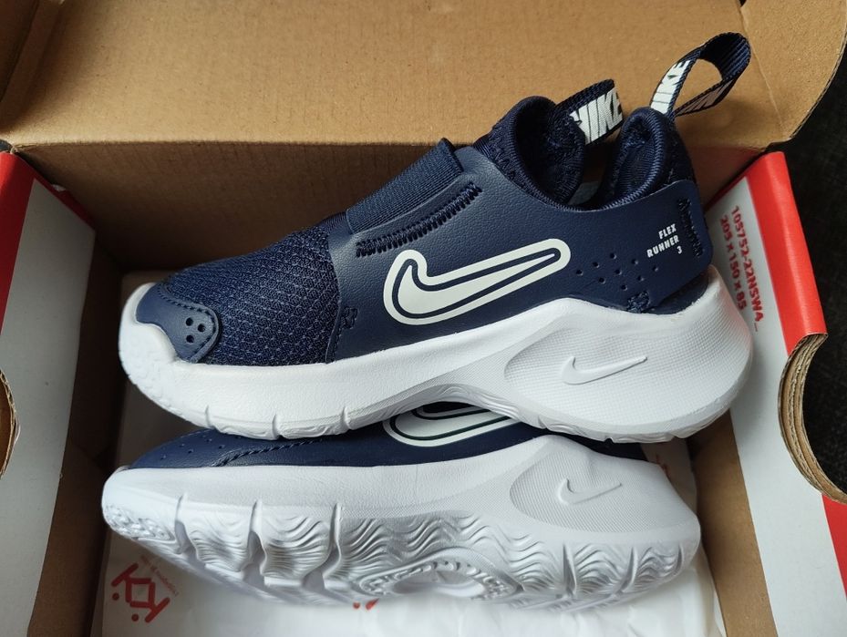 Продавам детски маратонки Nike