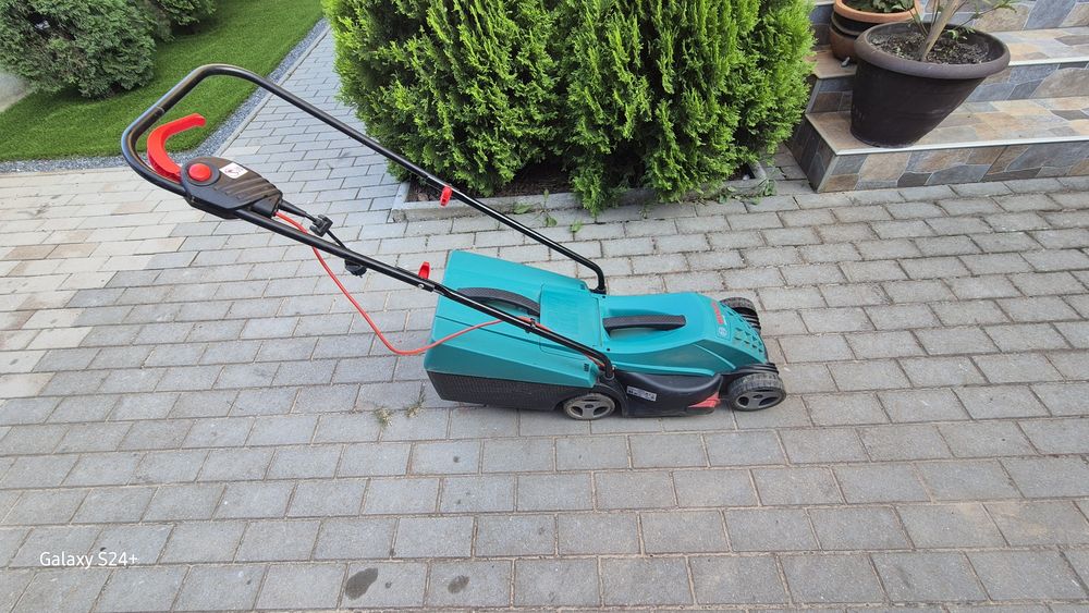 Masinta tuns gazon Bosch ARM 32