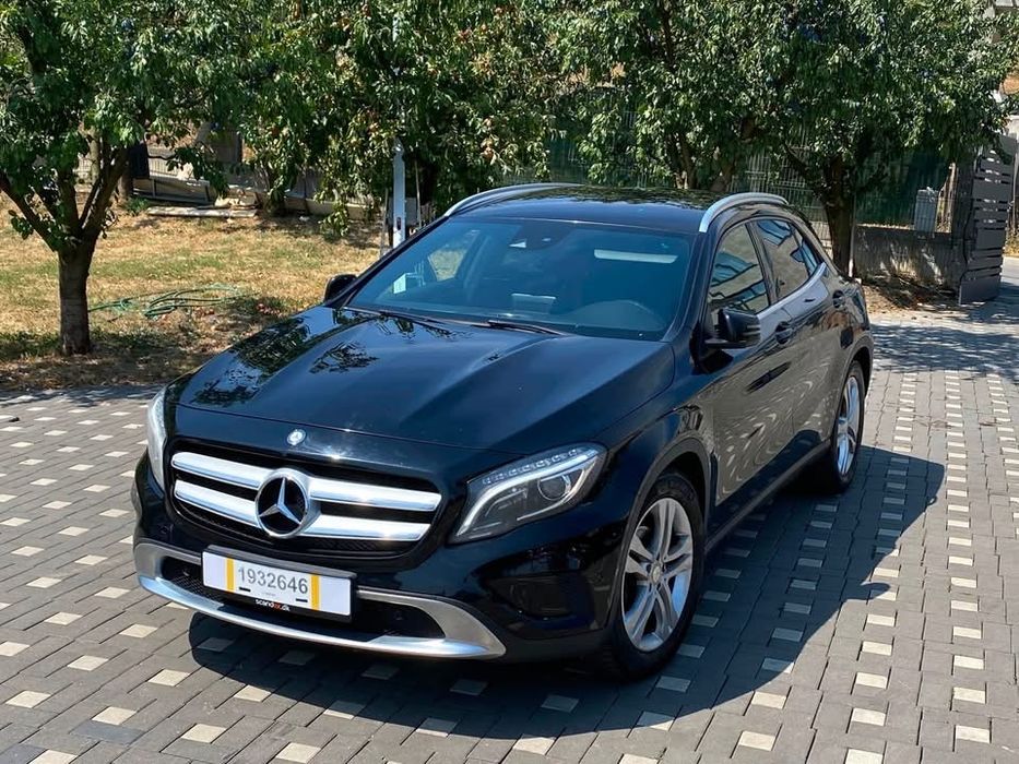 MERCEDES-BENZ GLA