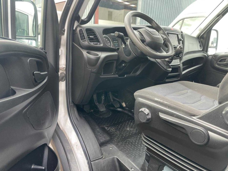 Iveco Daily 35C16H3.0 D 5+1 locuri cu bena basculabila