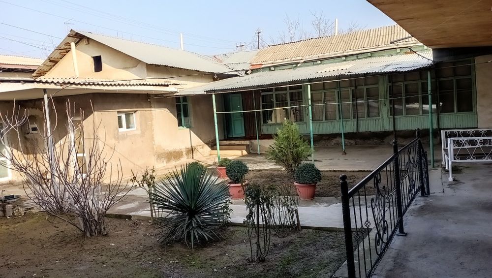 Uy sotiladi Keles markazida joylashgan.