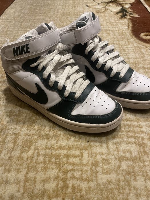 Adidași nike inalți