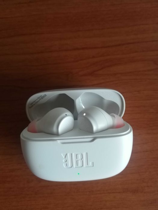 Безжични блутут слушалки JBL Tune 230NC TWS