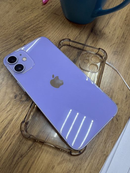 Продам iPhone Айфон 12