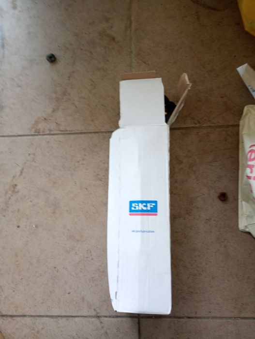 Pompa electronică vasilină SKF