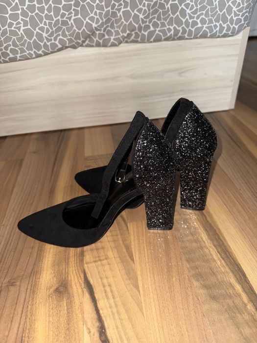 Черни обувки на ток – 37 размер