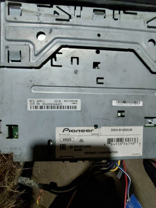 Pioneer Deh-s1052ub. Avto magnitola sotiladi