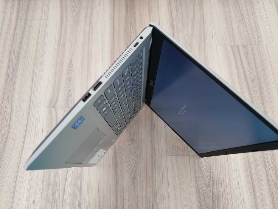 Laptop pentru școală model ASUS x515ma-ej490