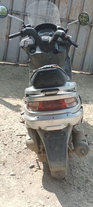 Vând sau schimb scuter.