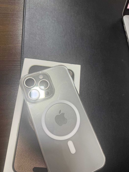 продается I Phone 15 pro max natural Titanium