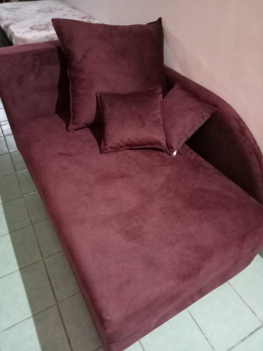 Продам диванчик .