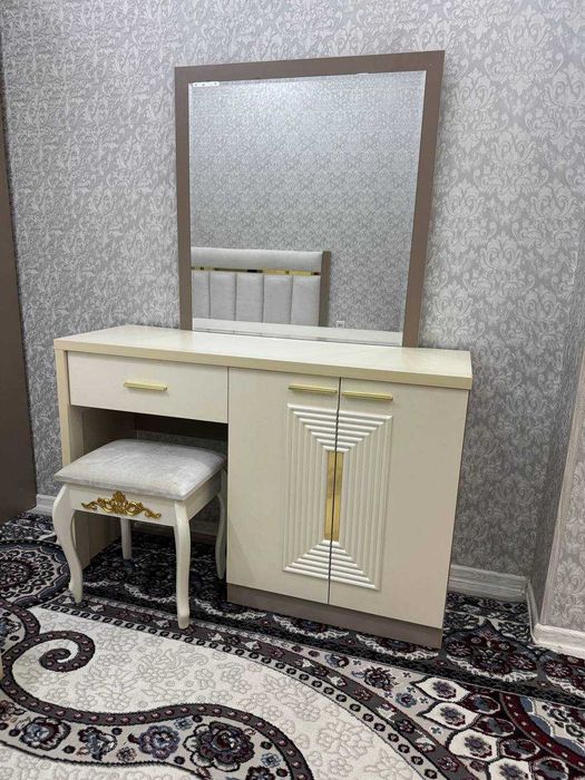 Spalni uchun komplekt mebel seh narxida