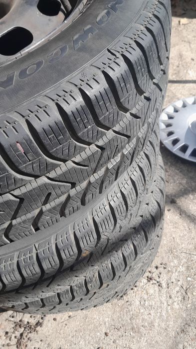 Anvelope iarna 195x65x15 și jante5x100 pt Vw,Seat,Skoda+capace Golf 4