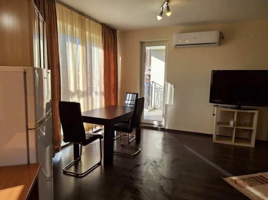 Дава се под наем Тристаен апартамент в София, Красно село - 98 кв.м за 718.08 € - Снимка #1