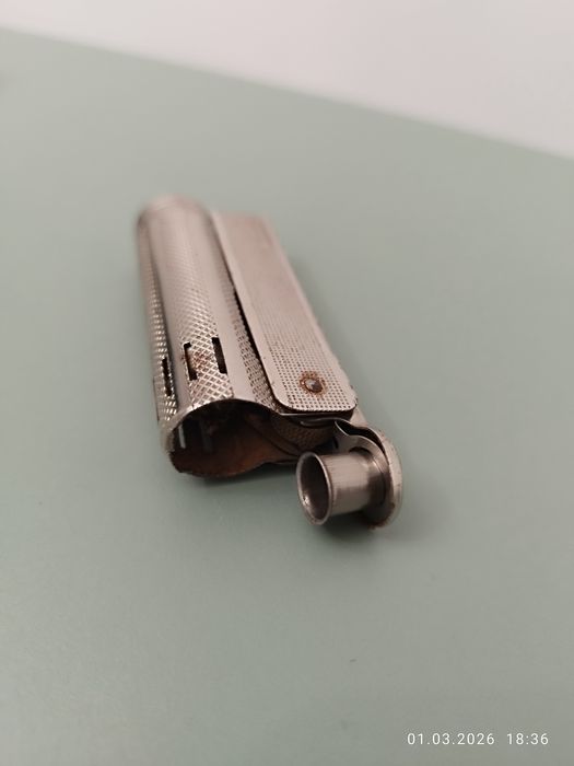 Бензиновая зажигалка раритет "вдовушка"