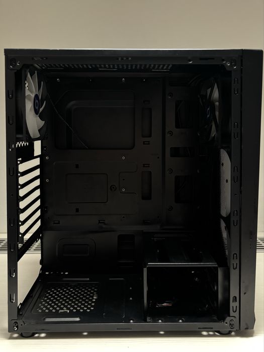 Carcasă PC nJoy Motion cu RGB – airflow bun, ideală pentru gaming