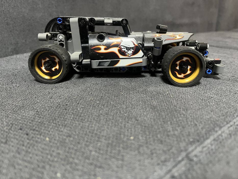 Машинка лего инерционная