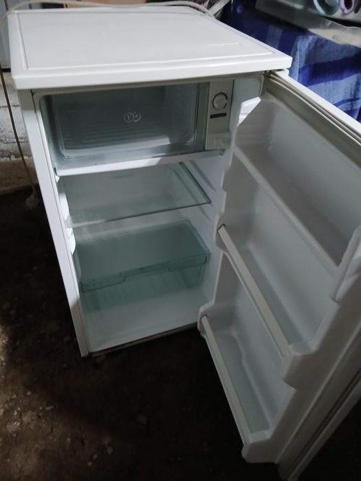 Мини холодильник LG.  Доставка есть.