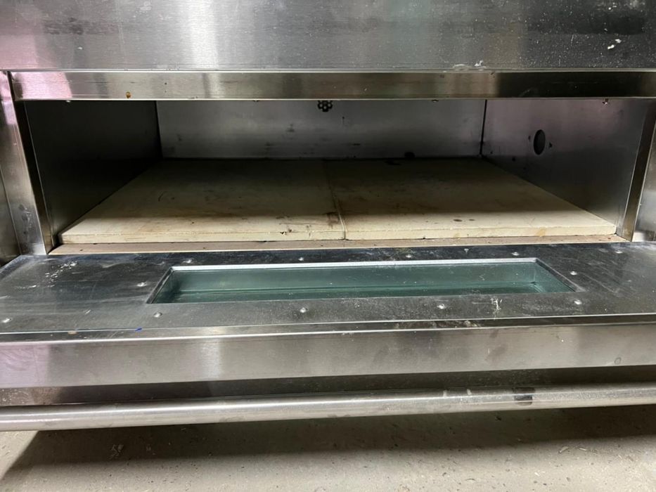 Пицца печь  для 4 шт пиццы