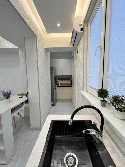 м. Ойбек Ц1 м. Космонавтов 2/7/9 Мебель Техника 46м2