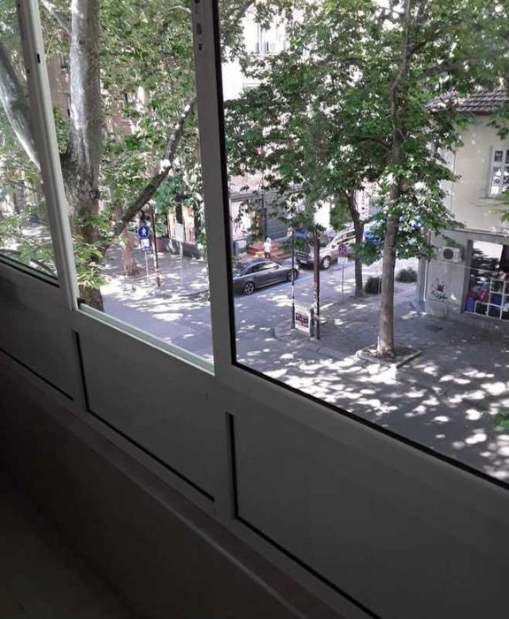 Дава се под наем Тристаен апартамент в Бургас, Център - 85 кв.м за 375 € - Снимка #4