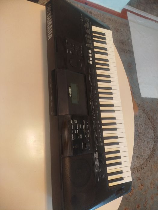 Синтезатор Yamaha psr-E453