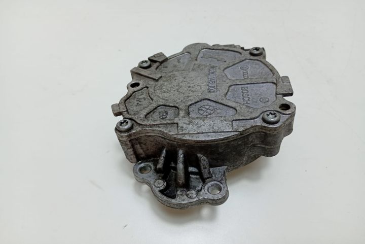 Pompa vacuum 03L145100F Volkswagen VW Amarok prima generatie seria