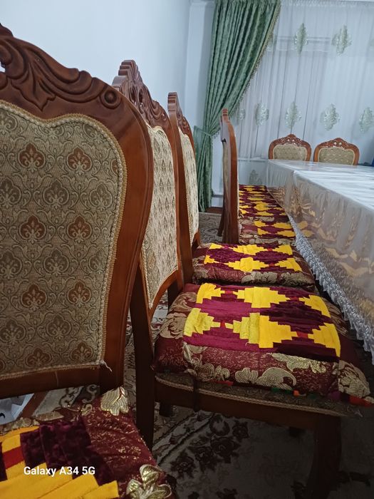 Ағаш орындықтар, стулья