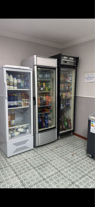 Витринные холодильники срочно продам