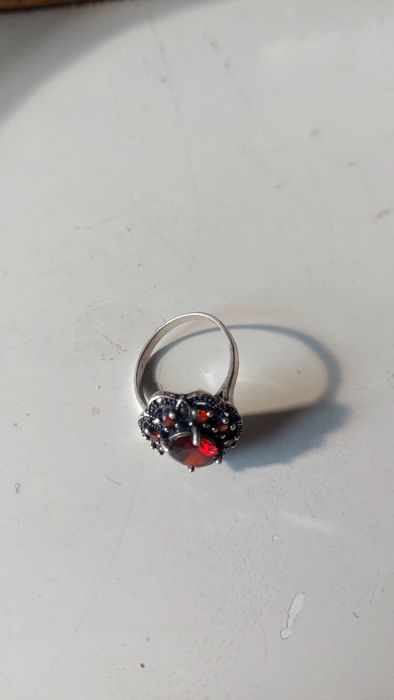 Продам серебряное кольцо