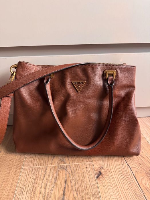 Дамска чанта Guess