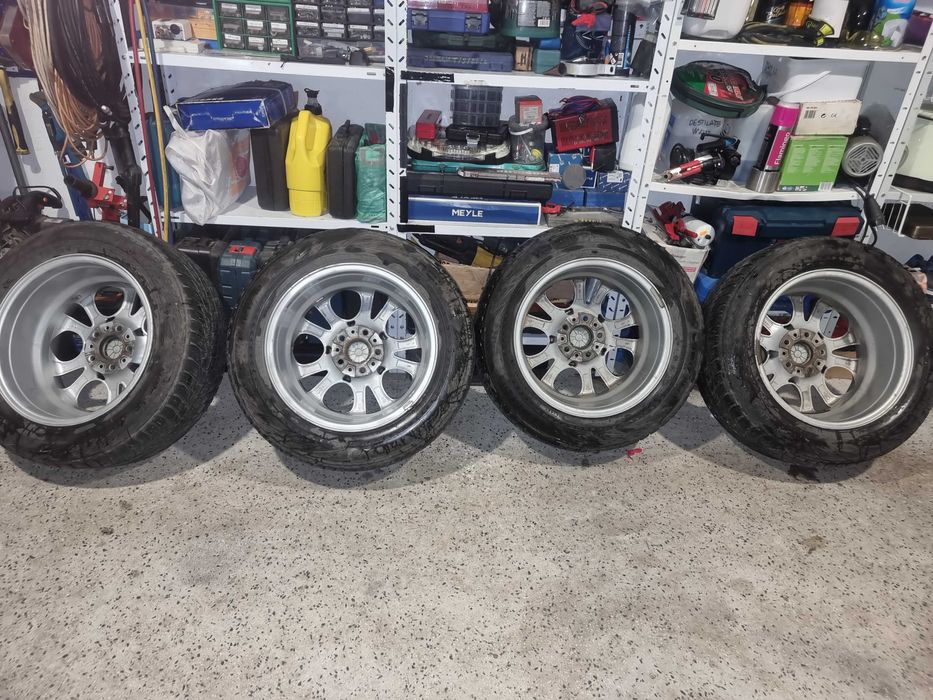 Зимни гуми с оригинални лети джанти за БМВ Х3 Е83 .