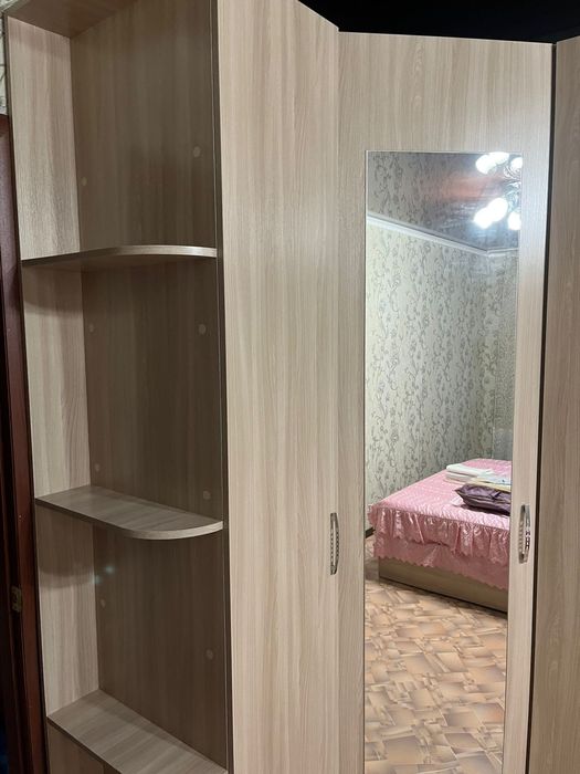 Угловой шкаф в спальню