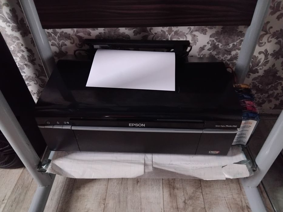 Светной принтер  епсон  п 50 в рабочем состоянии