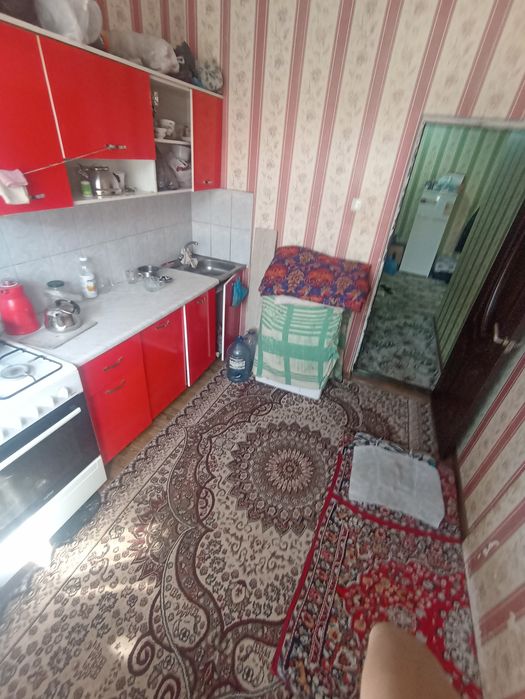 Navoiy shahar 23 maktab oldida